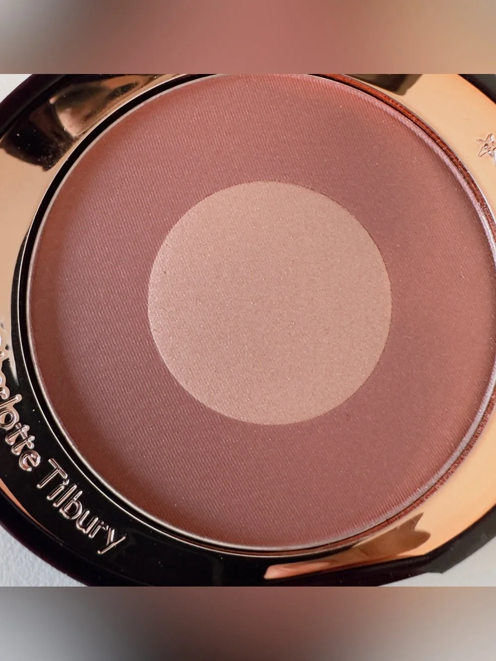 Charlotte Tilbury Cheek to Chic in Walk of No Shame